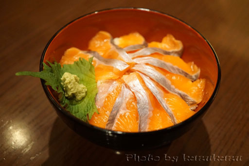 宮城県牡蠣グルメ旅のなごみだいにんぐ飛梅のみやぎサーモン丼